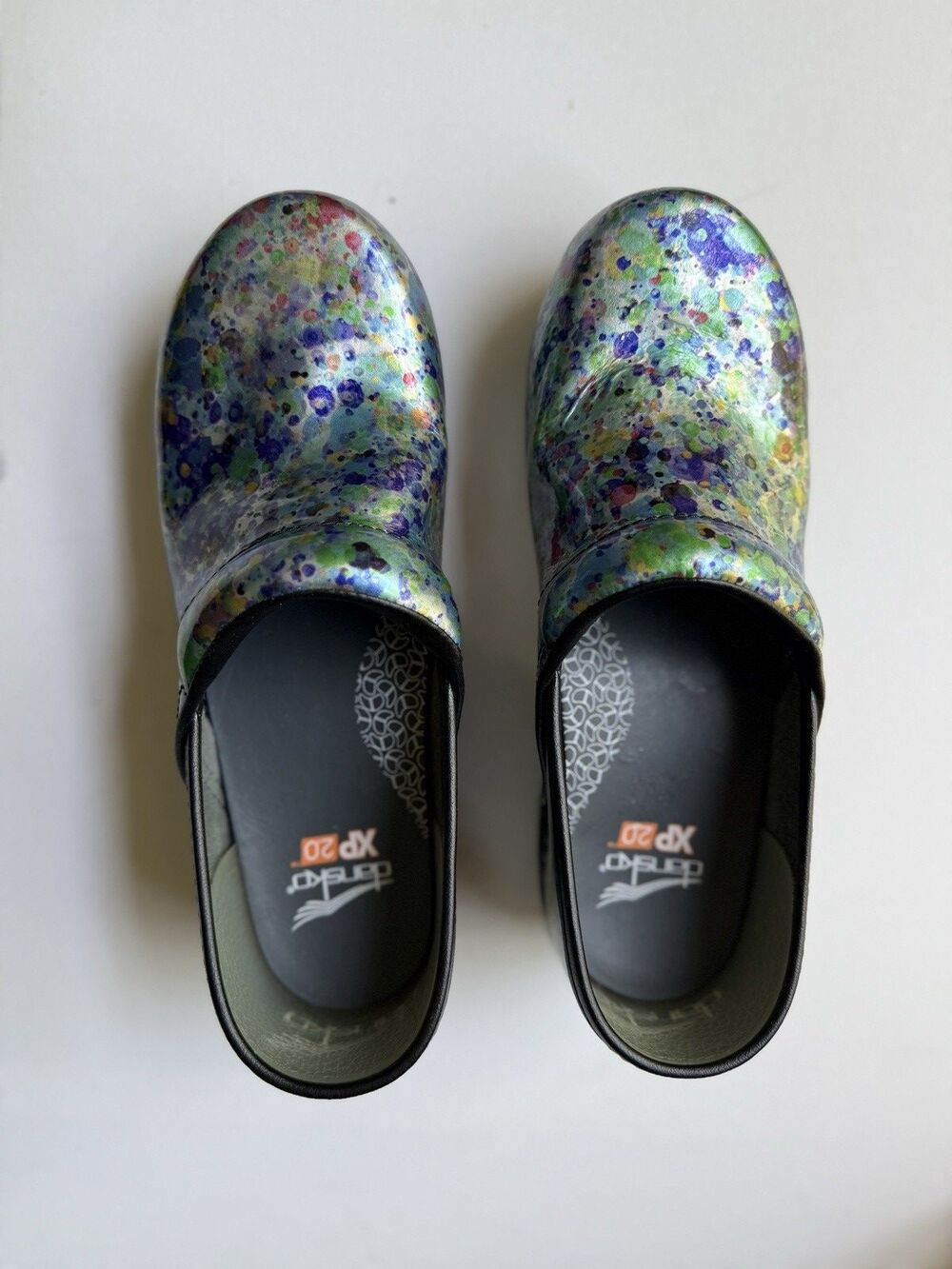 Dansko XP 2.0 Women's Multicolor Watercolor Dots Patent Leather Clogs Sz 9 Nurse - Picture 8 of 16